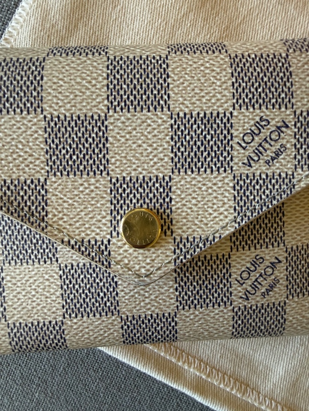 Louis Vuitton Victorine Wallet Damier Azur - Picture 16 of 17